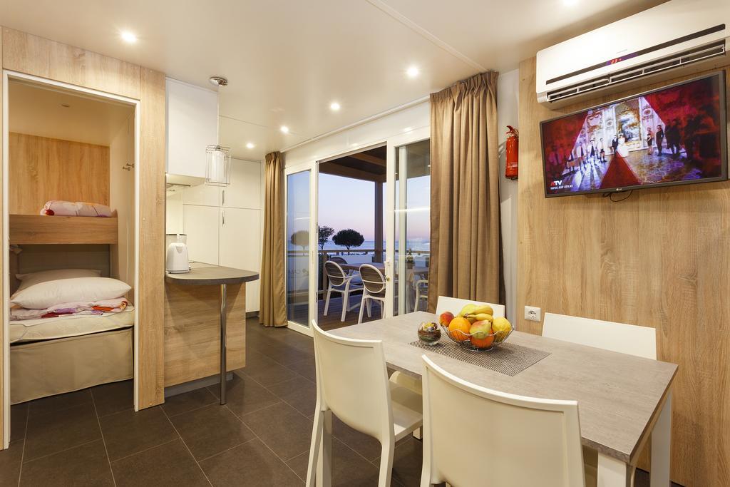 Mobile Homes Premium Vista Mare Park Umag By Camp4You Ngoại thất bức ảnh