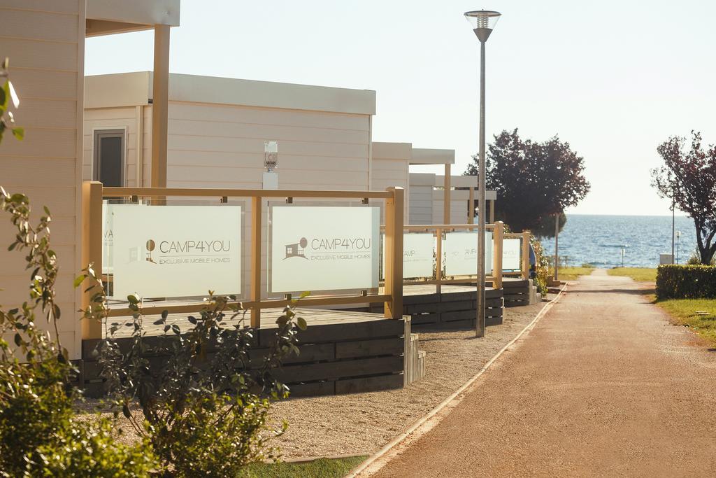 Mobile Homes Premium Vista Mare Park Umag By Camp4You Ngoại thất bức ảnh
