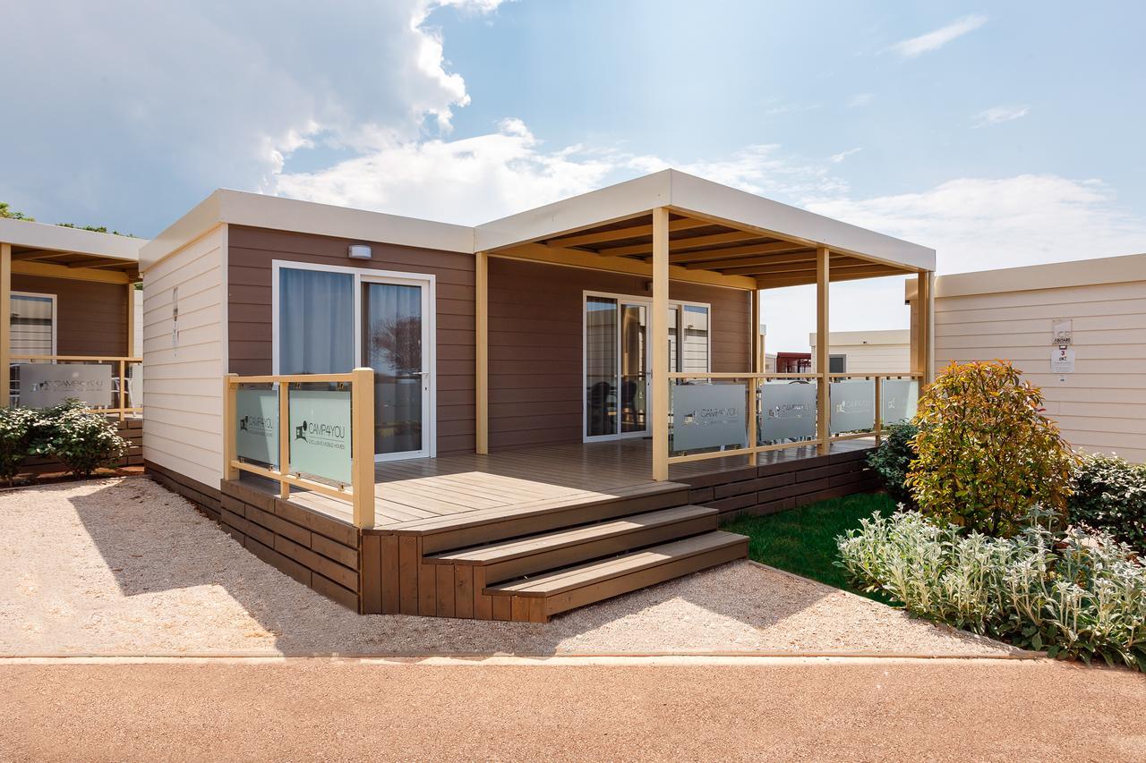 Mobile Homes Premium Vista Mare Park Umag By Camp4You Ngoại thất bức ảnh